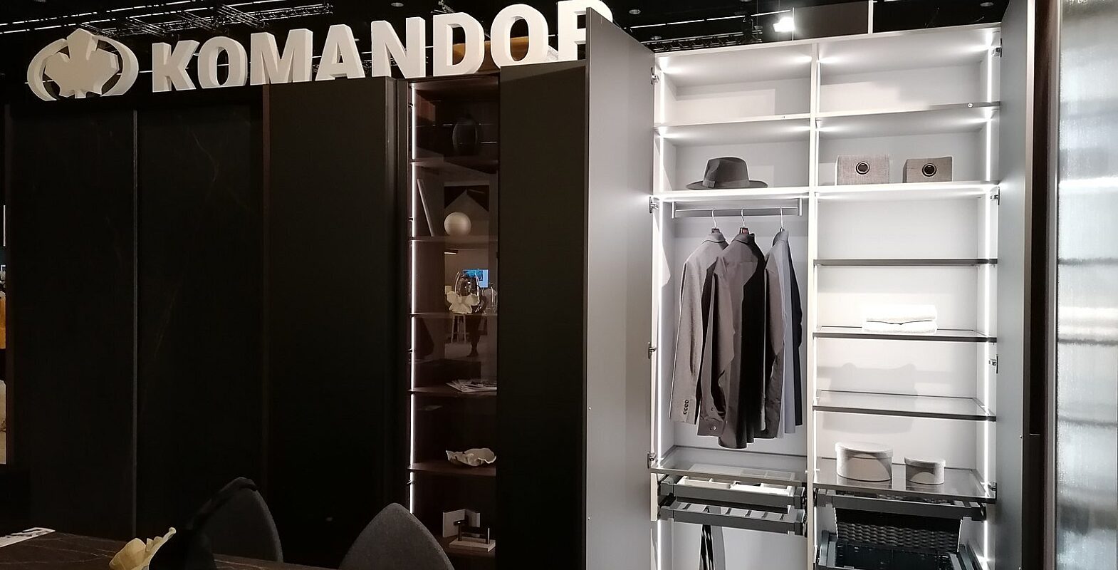 4dd2022 komandor3