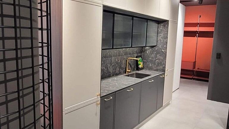 Komandor tych makolowska 16