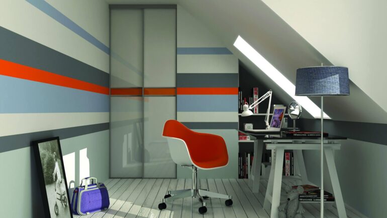 Aranzacja nieduze biuro na poddaszu