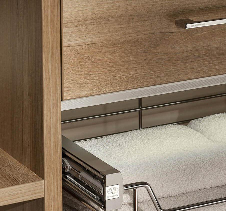 Kosz wysuwny chromowany na ręczniki