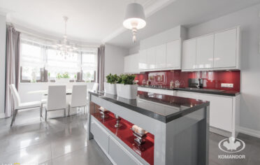 Realizacja kuchnia czerwien 01