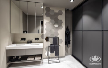 Realizacja lazienka z duza szafa 1
