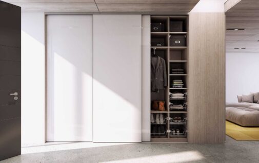 Dwudrzwiowa biala szafa w nieduzym przedpokoju