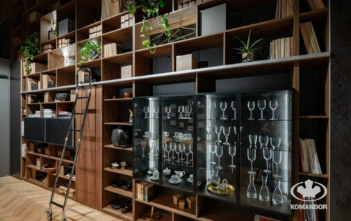 Wysoki regal showroom01