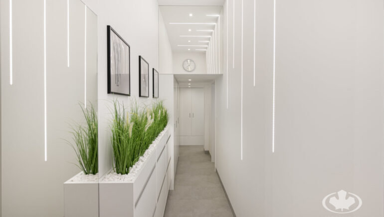 Waski przedpokoj mikroapartament realizacja Komandor