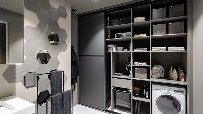 Meble do lazienki wnetrze szafy na wymiar