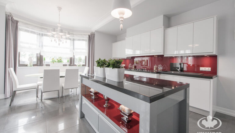Realizacja kuchnia czerwien 01