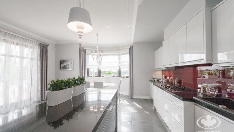 Realizacja kuchnia czerwien 05