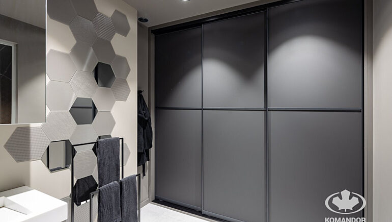 Realizacja lazienka z duza szafa 2