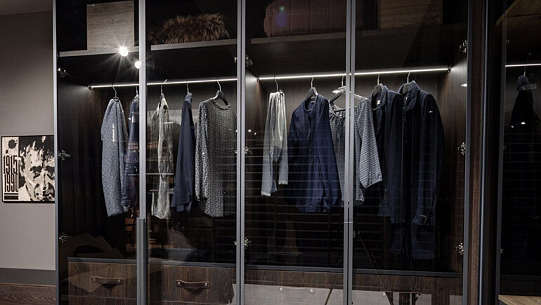 Sypialnia z lozkiem showroom006