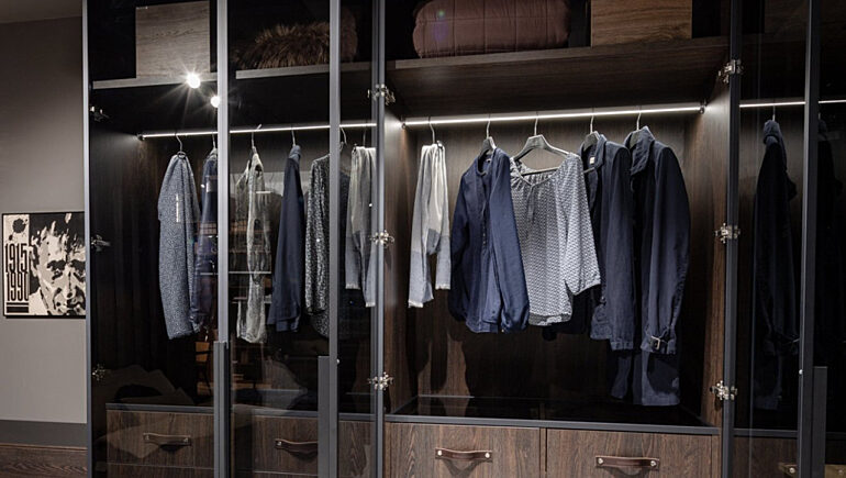 Sypialnia z lozkiem showroom007