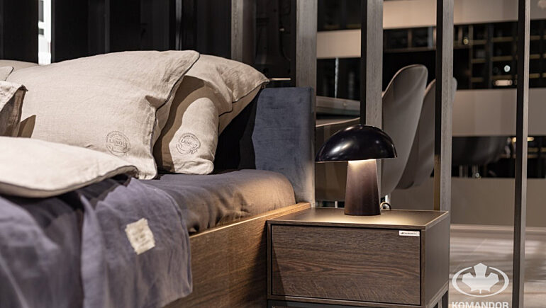 Sypialnia z lozkiem showroom010