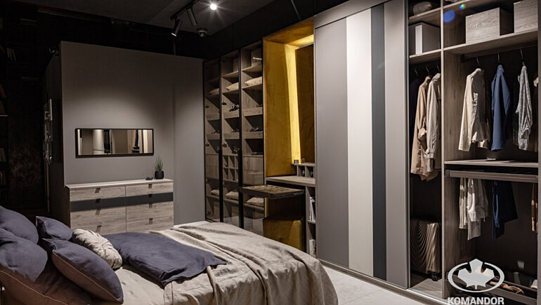 Sypialnia z szafami i toaletka 4