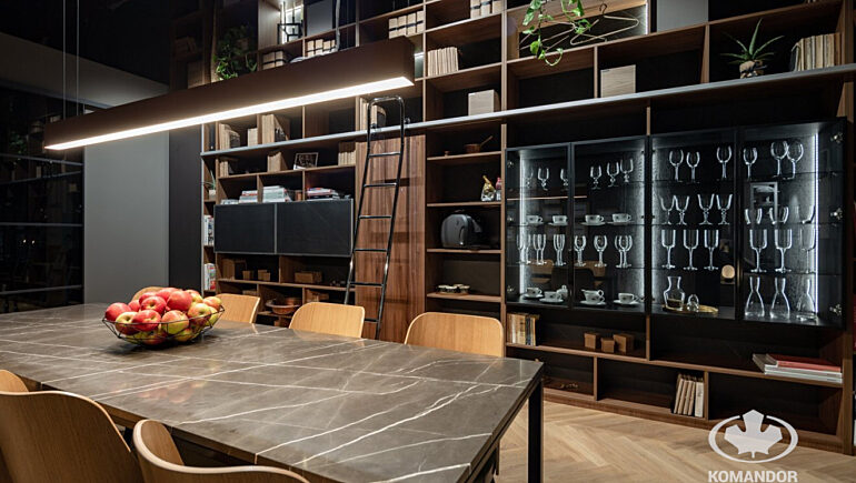 Wysoki regal showroom05