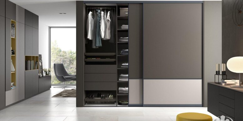 Aranzacja przedpokoj szafir grafitowy otwarta