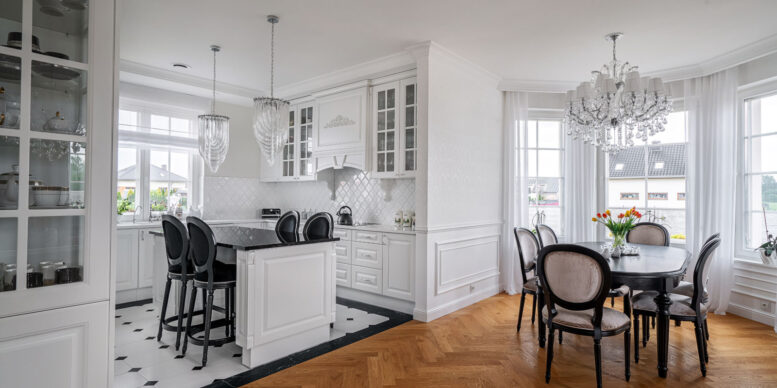 Kuchnia z jadalnia biala glamour 2