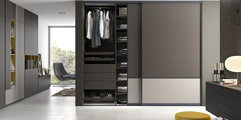 Szafa Ultimate Grey w przedpokoju system Szafir